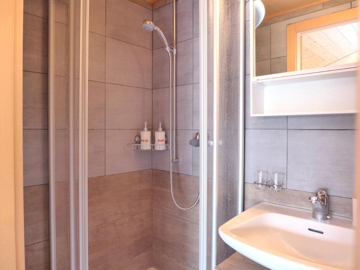 Apartment Chalet Vamika By Interhome Niederried bei Interlaken Eksteriør billede